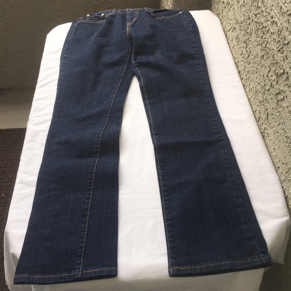 NWOT Levi 505 Straight Legs Sz4